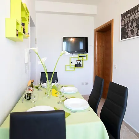 Iskra Hotel