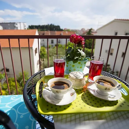 Iskra Hotel 3*